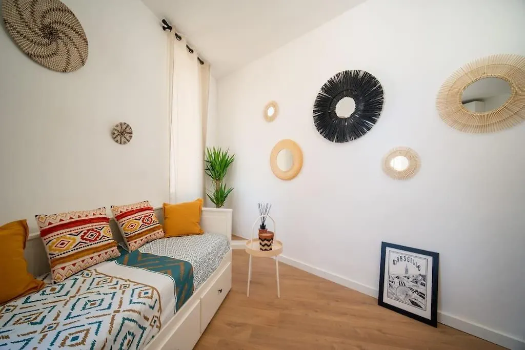 Le Cocon - Appart Neuf Clim Wifi 2 A 4 Personnes Marseille