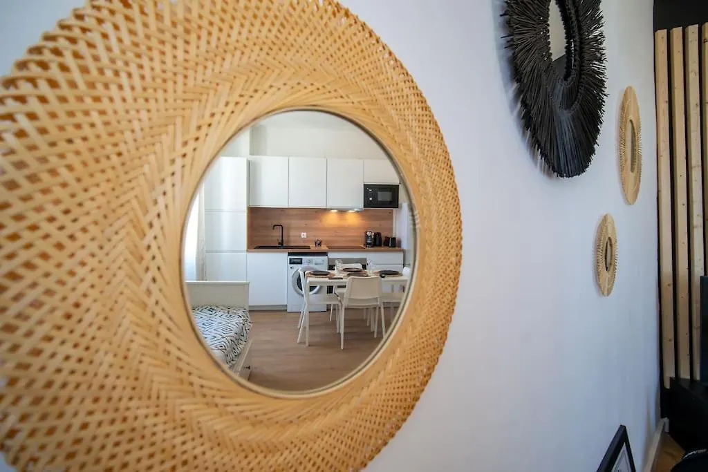 Le Cocon - Appart Neuf Clim Wifi 2 A 4 Personnes Marseille 0*,  France
